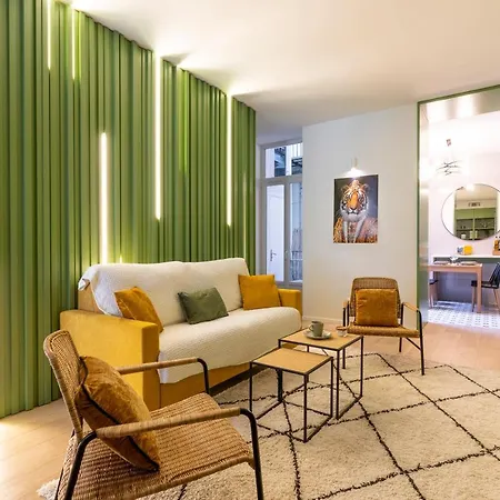 Renting - Bavastro - Luxurious Loft - 2 Bedroom - Ac - Balcony - Trendy Neighborhood Apartment *