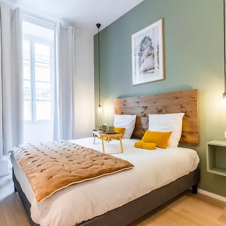 Renting - Bavastro - Luxurious Loft - 2 Bedroom - Ac - Balcony - Trendy Neighborhood Apartment